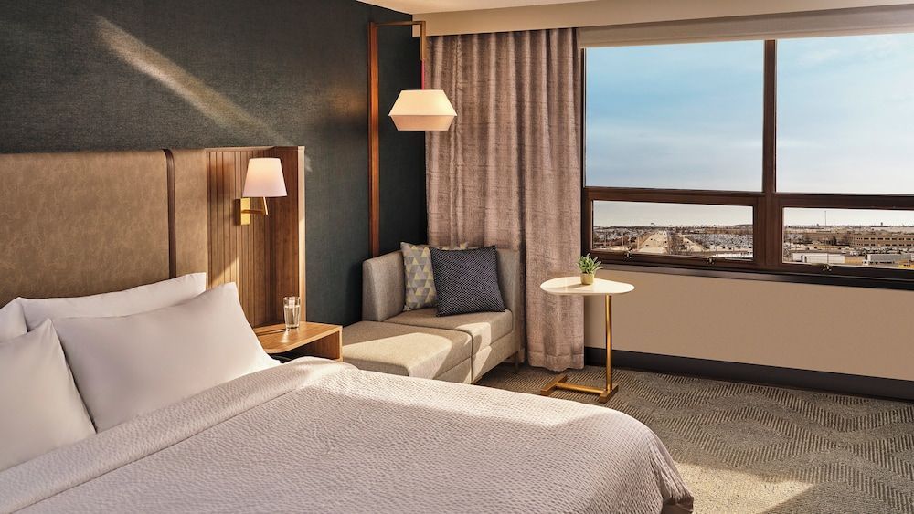 Holiday Inn & Suites COLUMBIA NE - FT JACKSON AREA by IHG 1