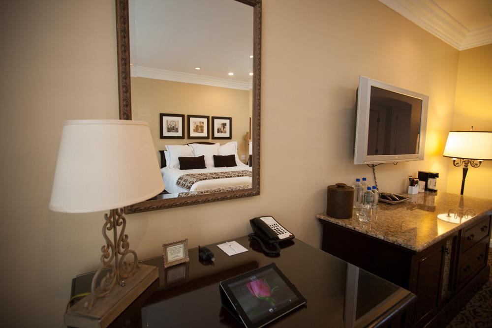 Westlake Village Inn 1