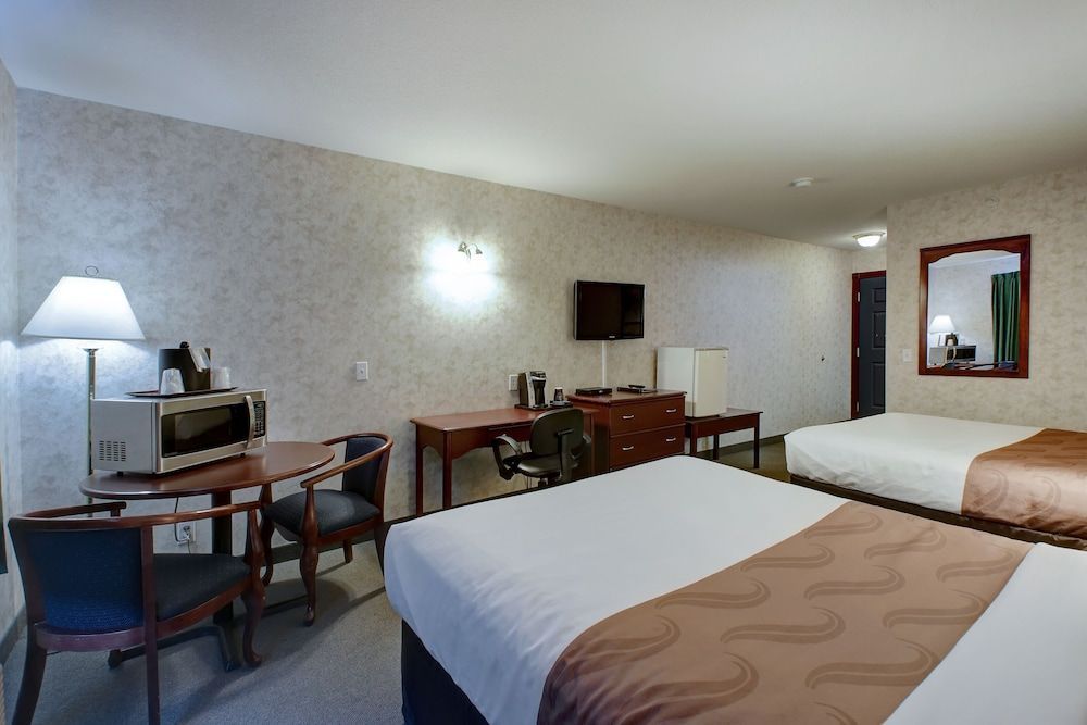 Ramada by Wyndham Nisku Edmonton Airport 2