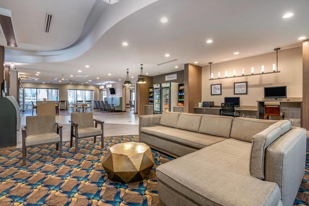 Comfort Suites Fort Lauderdale Airport & Cruise Port 2