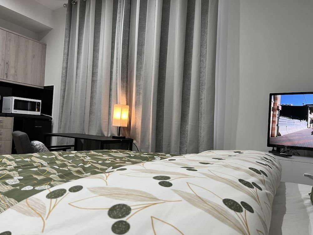 Entire Studio apartment - London 1