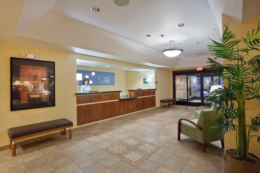 Holiday Inn Express KANSAS CITY - AT THE LEGENDS by IHG 2