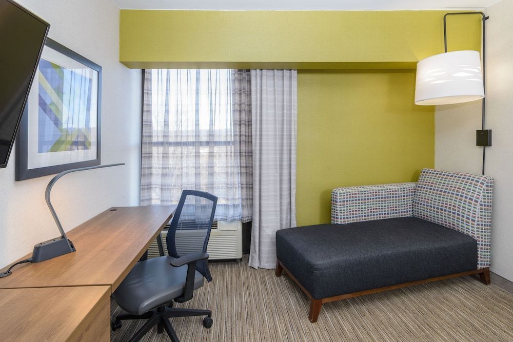 Holiday Inn Express SOUTHINGTON by IHG 2