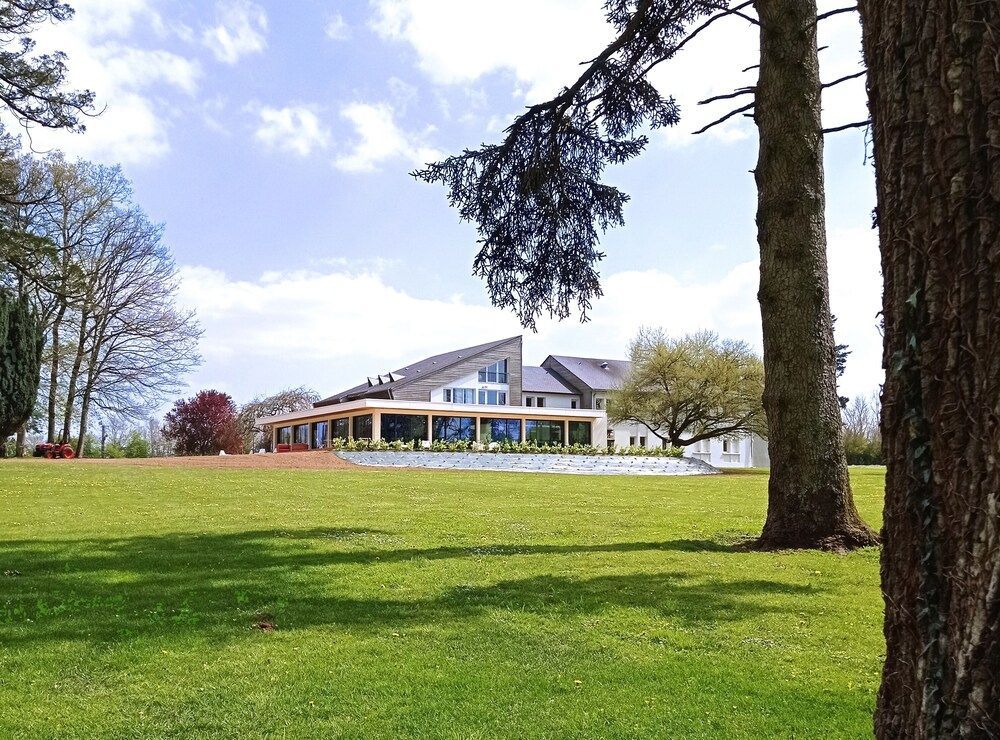 Hôtel le Corbusson Laval Ouest 1