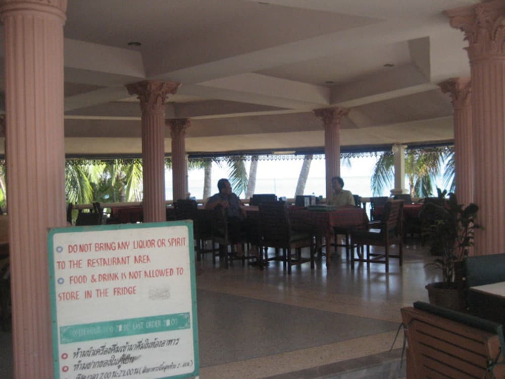 Lolita Bungalow 2
