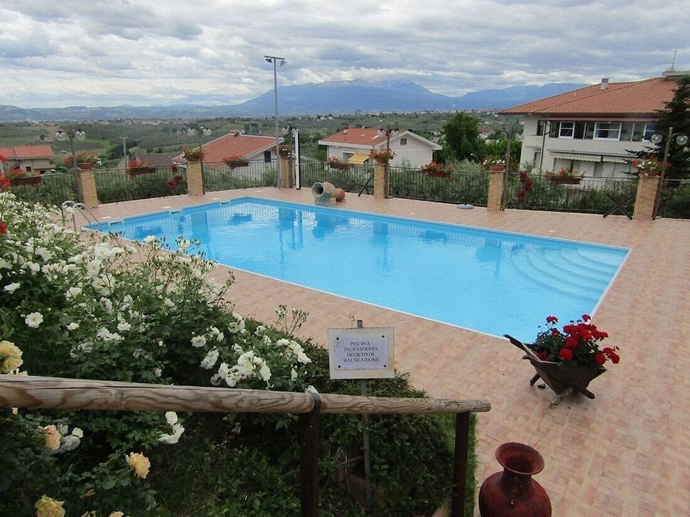 Hotel Opera' 1