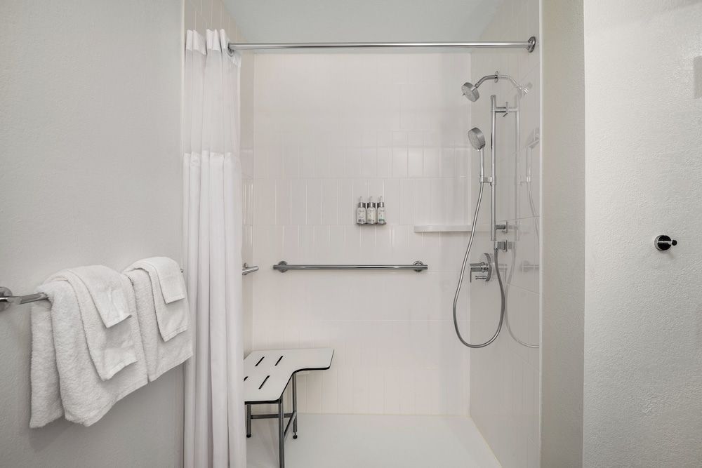 Garner Hotel Paducah West by IHG 1