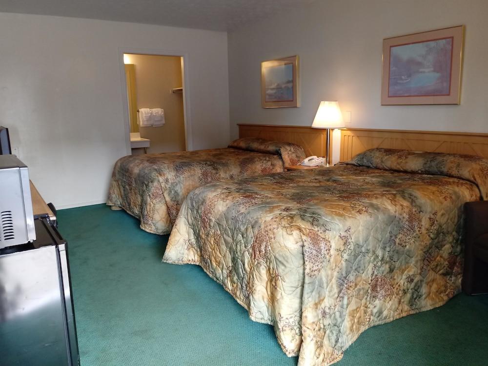Travelodge by Wyndham New Philadelphia 1