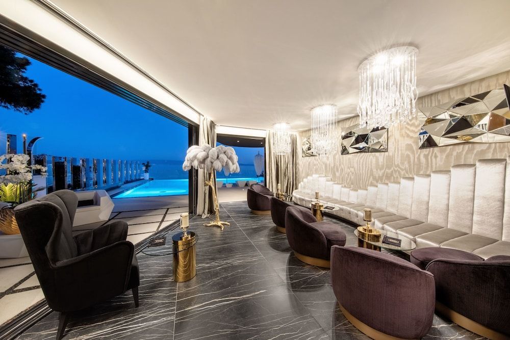 Posh Residence Luxury Suites 2