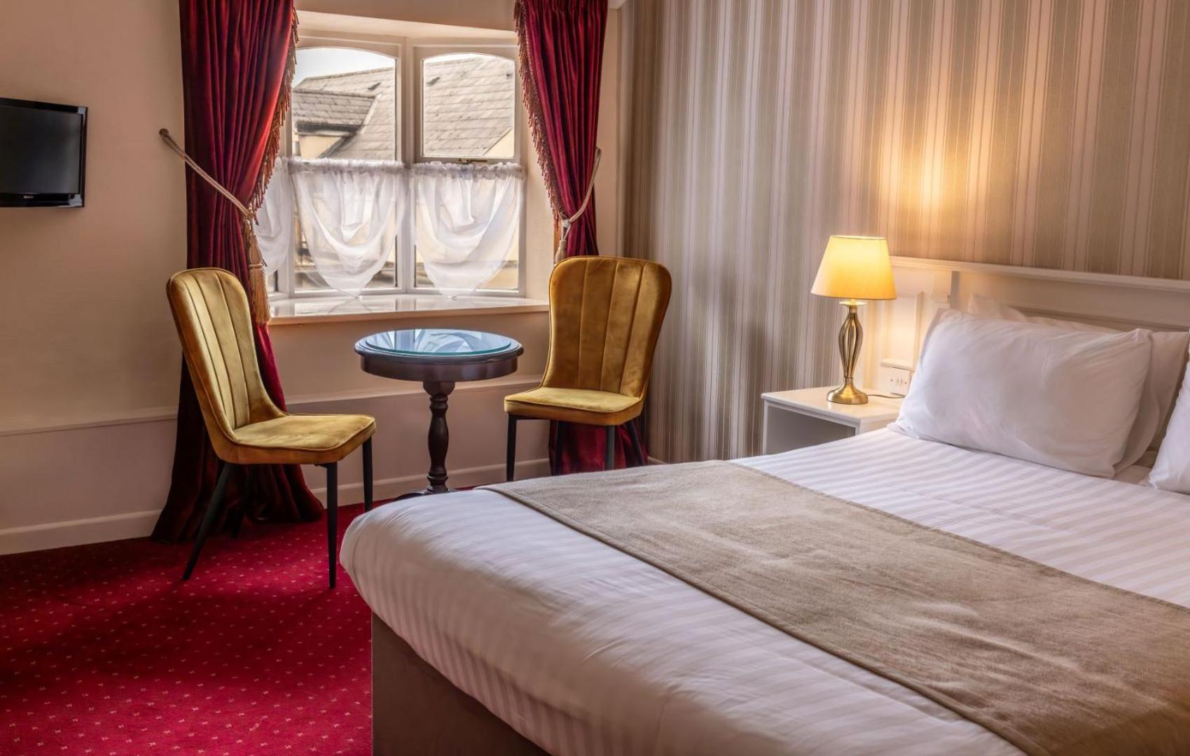 Kee's Hotel 2