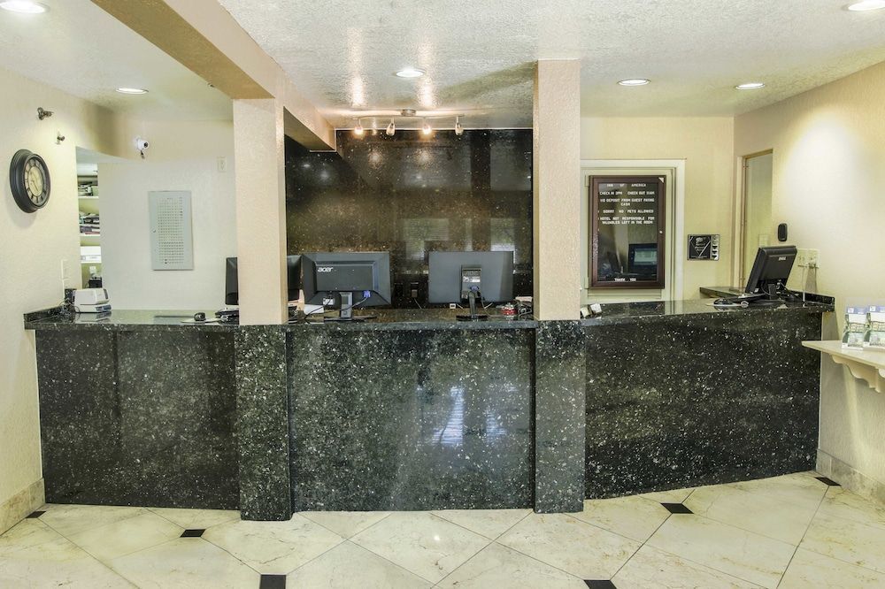 Inn of America - Palm Beach Gardens 2