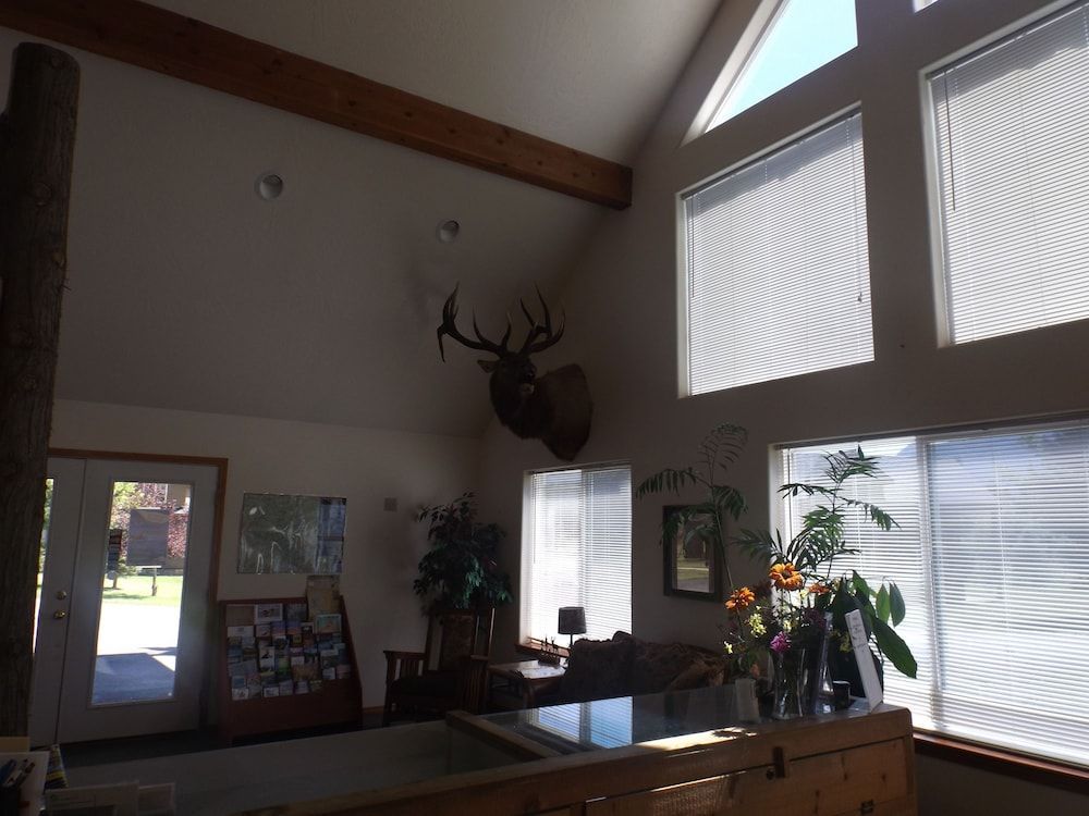 Clark Fork Lodge 2