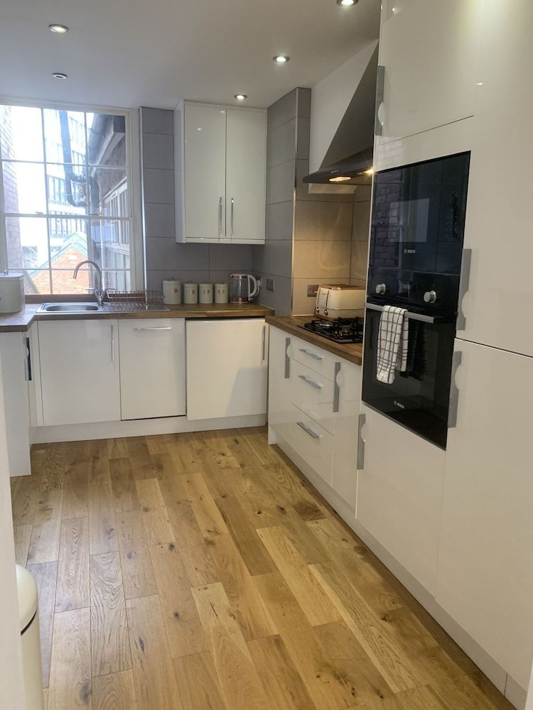 Hull Spacious Apartment 5 1