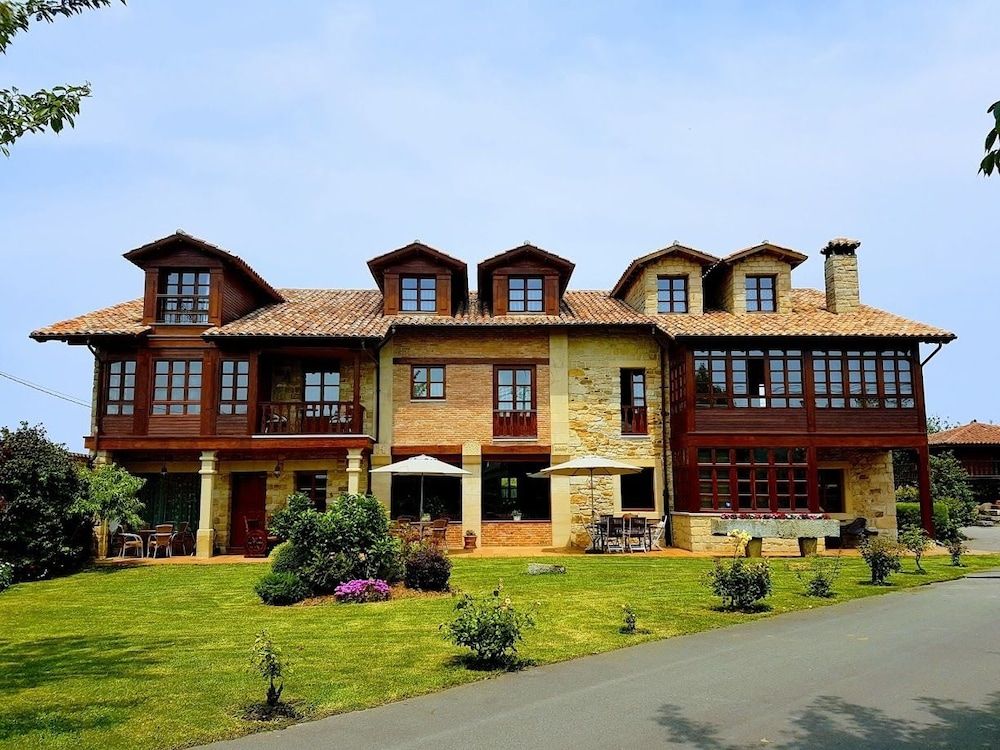 Hotel Casona De Tresali 1
