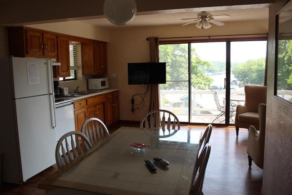 Rock Harbor Resort and Motel 2