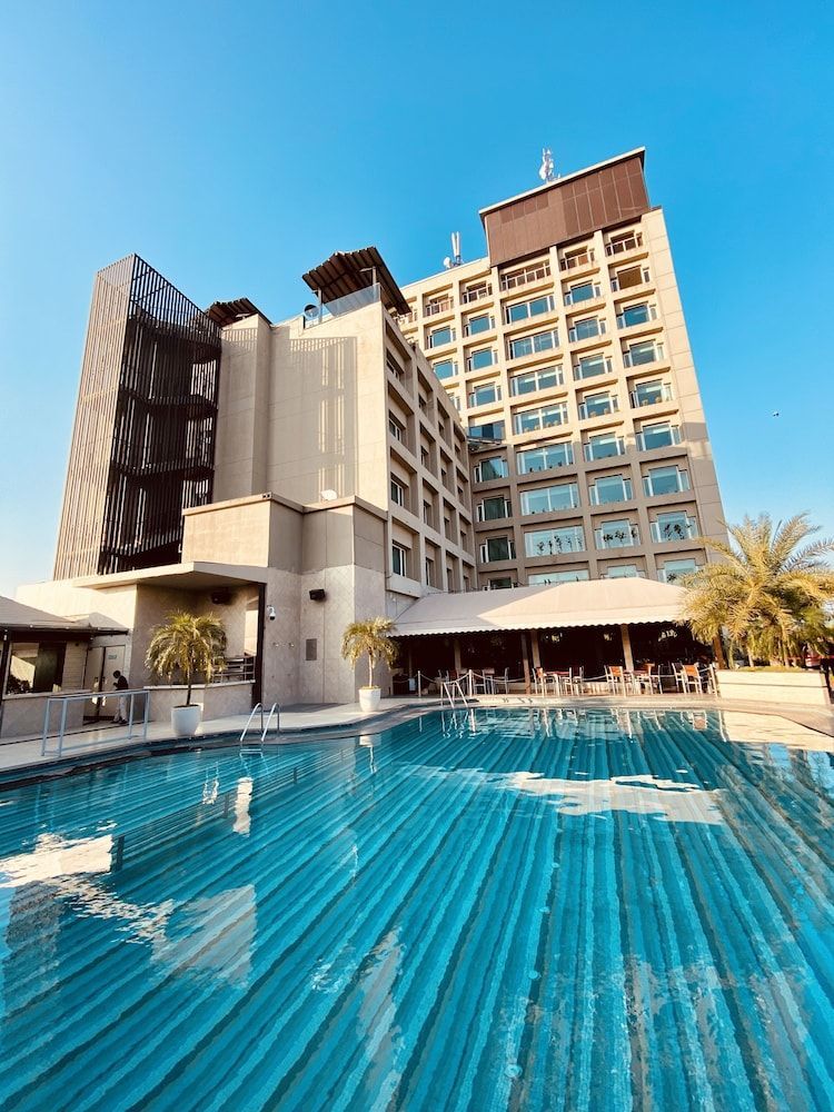 The Landmark Towers 1