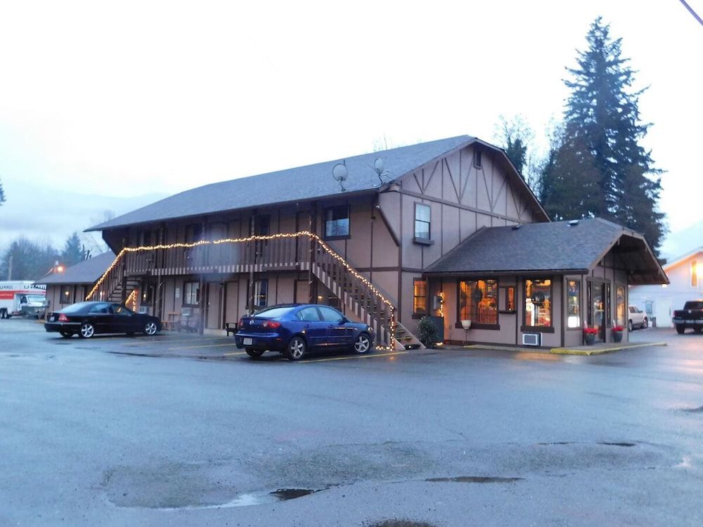 Packwood Inn 1