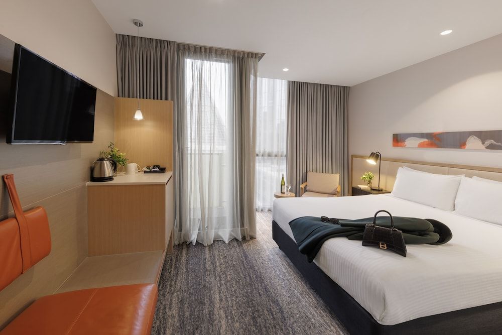 Brady Hotels Central Melbourne 1