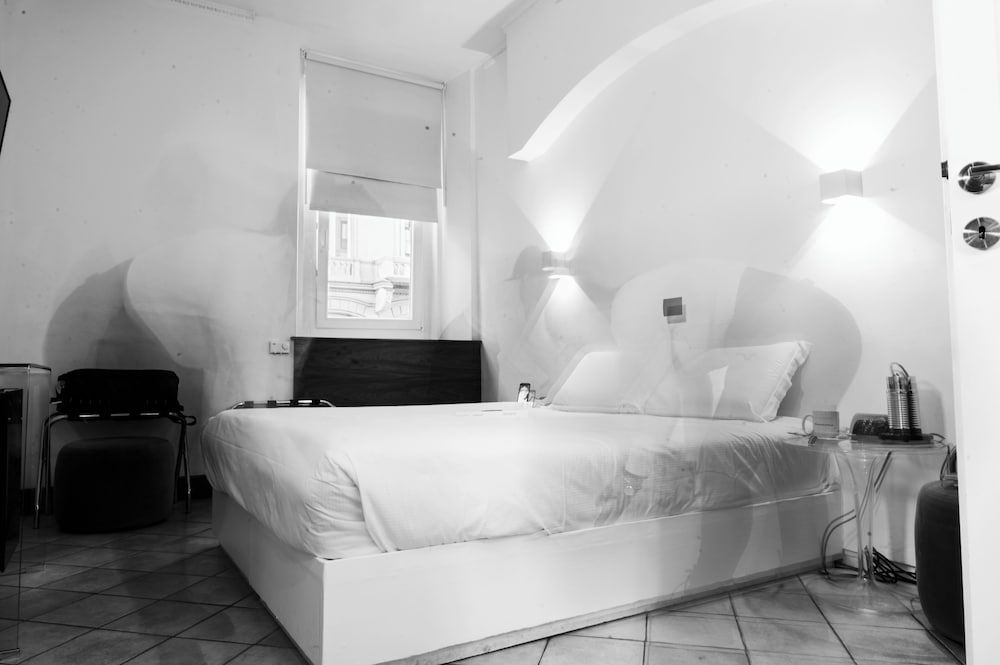Albergo Delle Regioni, Barberini - Fontana di Trevi 1