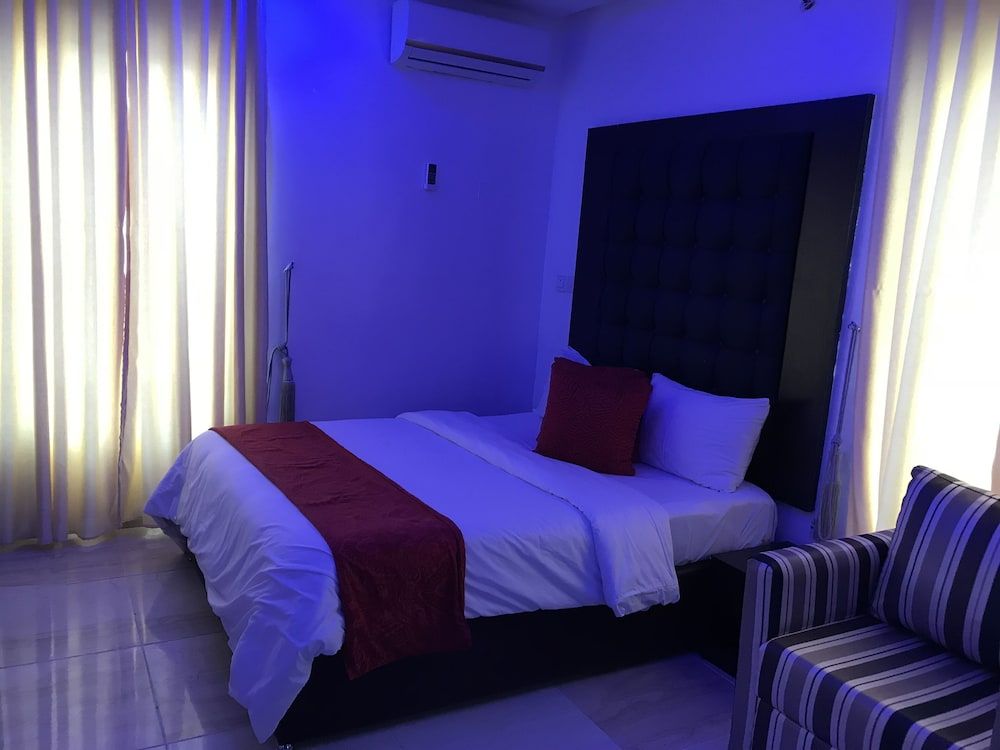 H3 Luxury Cottage 1