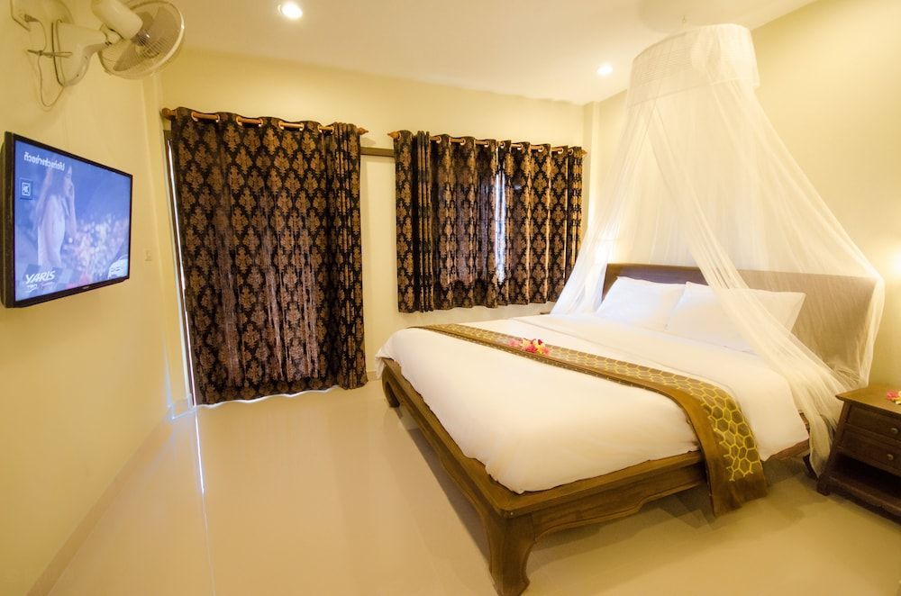 Namphung Phuket Boutique Resort 1