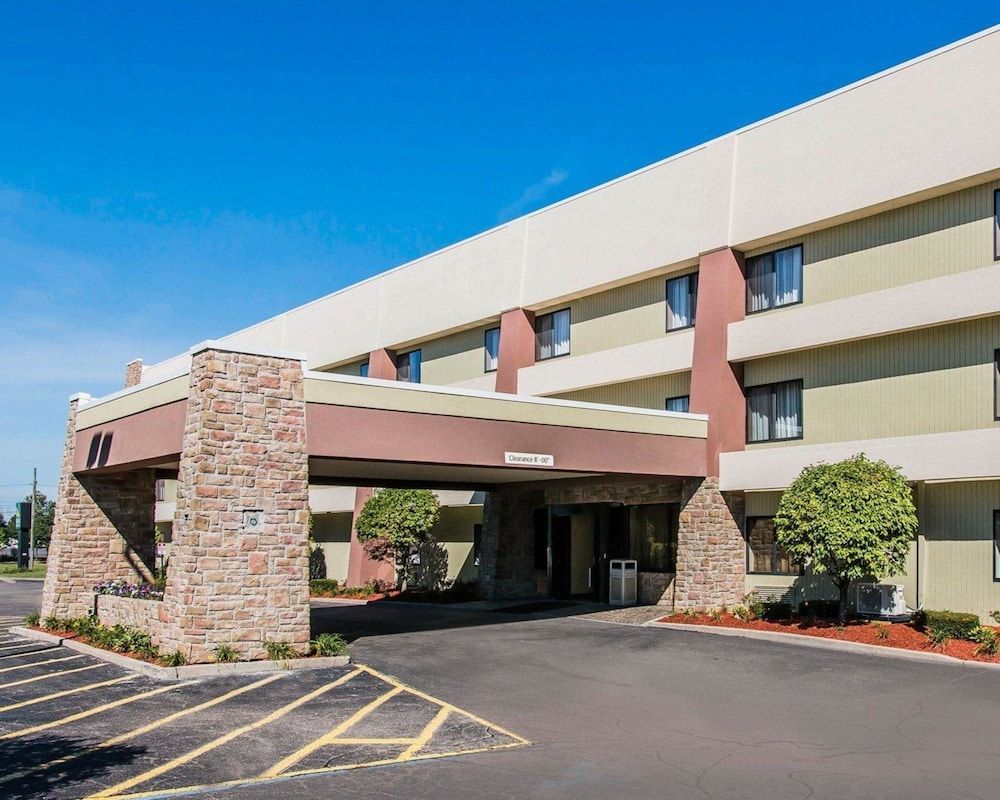 Quality Inn & Suites Warren - Detroit 1