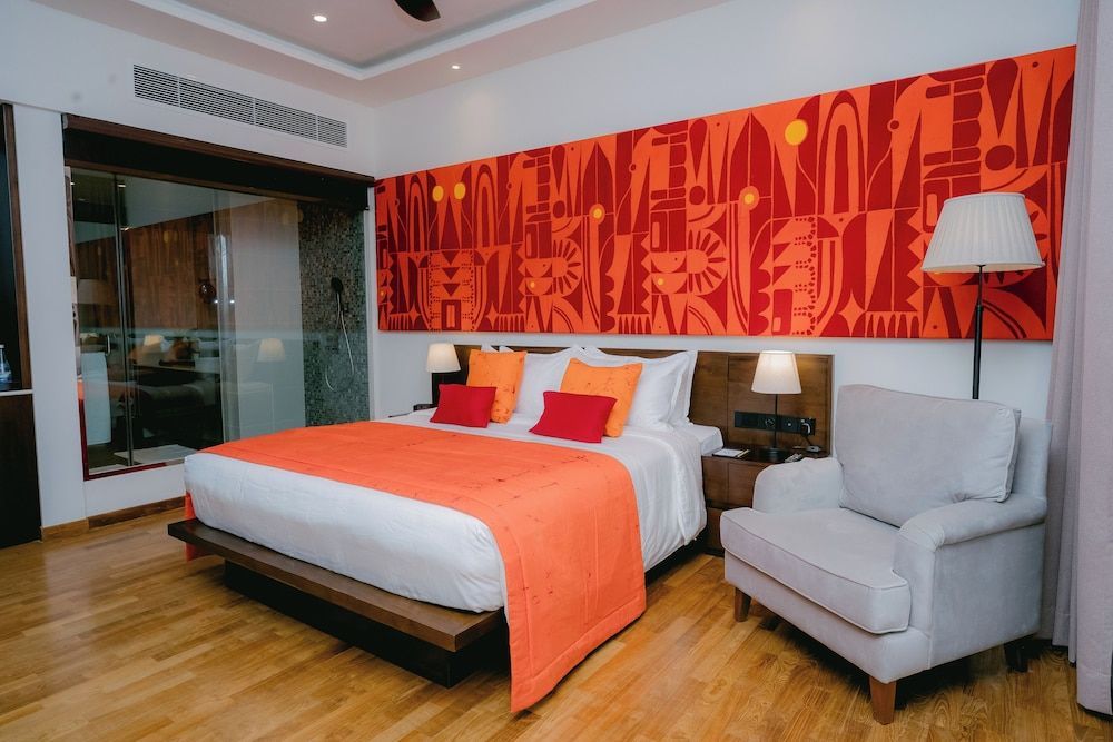 Waters Edge Hotel 2