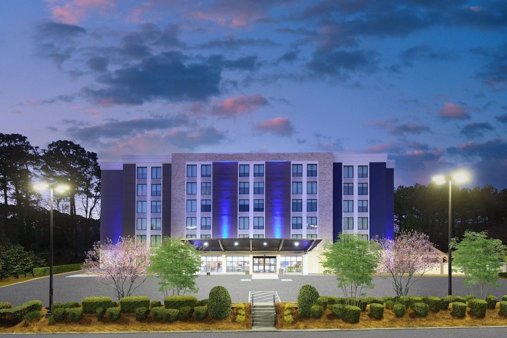 Holiday Inn Express & Suites ATLANTA - TUCKER NORTHLAKE by IHG 1