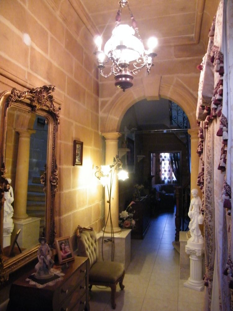 Nocturne Family House 2