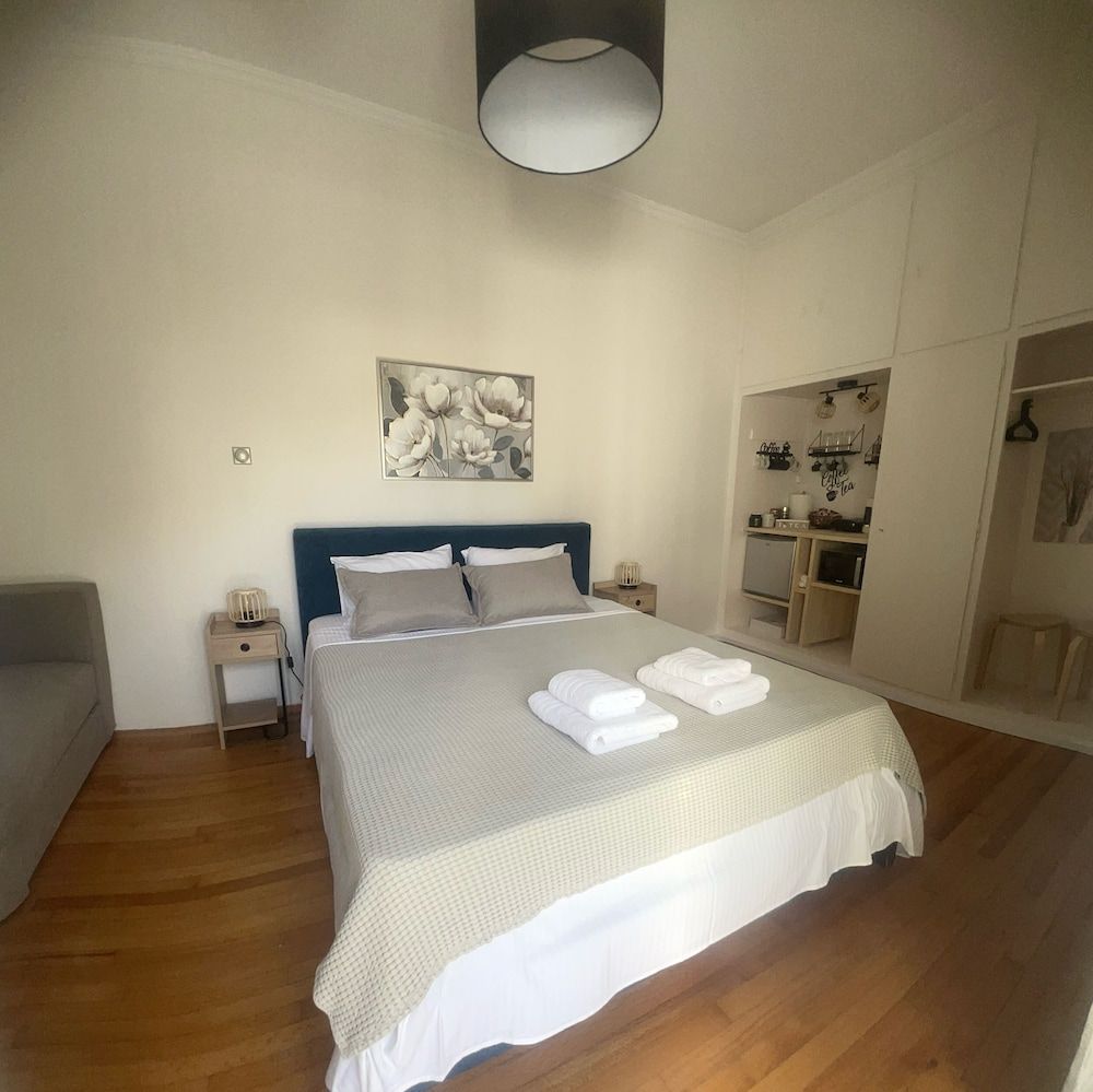 Garden Square Inn 1