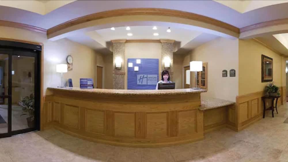 Holiday Inn Express & Suites GRAND BLANC by IHG 2
