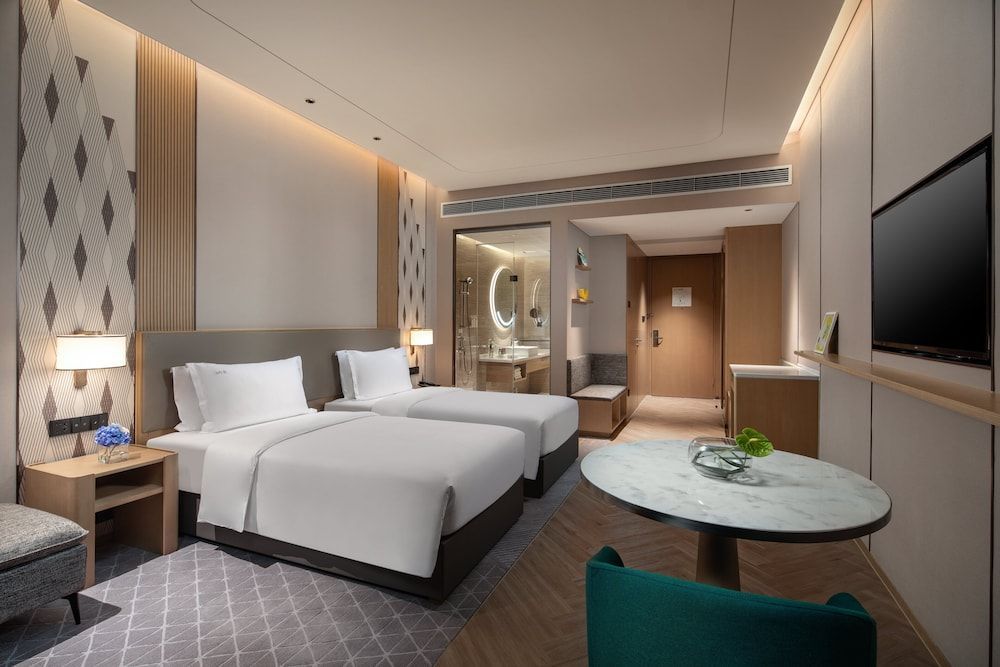 Holiday Inn Wuxi Central Station by IHG 2