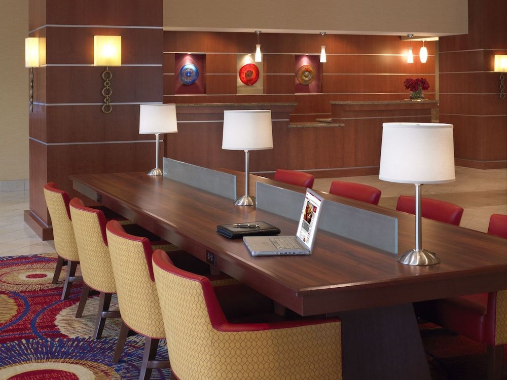 Wyndham Cleveland Airport 2
