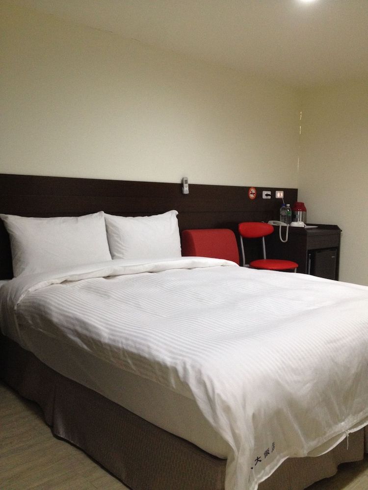 Big Bear Hotel 1