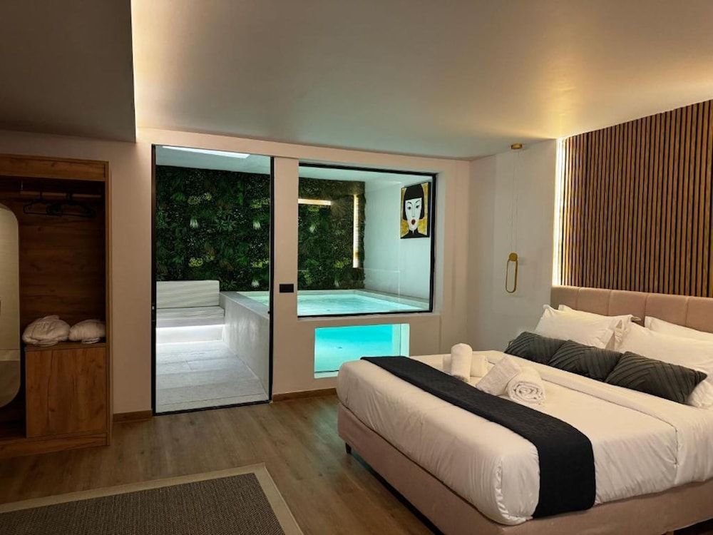 CITYLUXE Suites & Rooms 1
