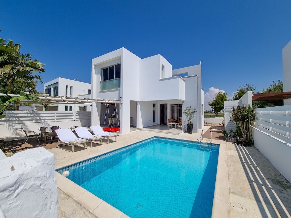 Private Pool Villa Next to the Beach 1