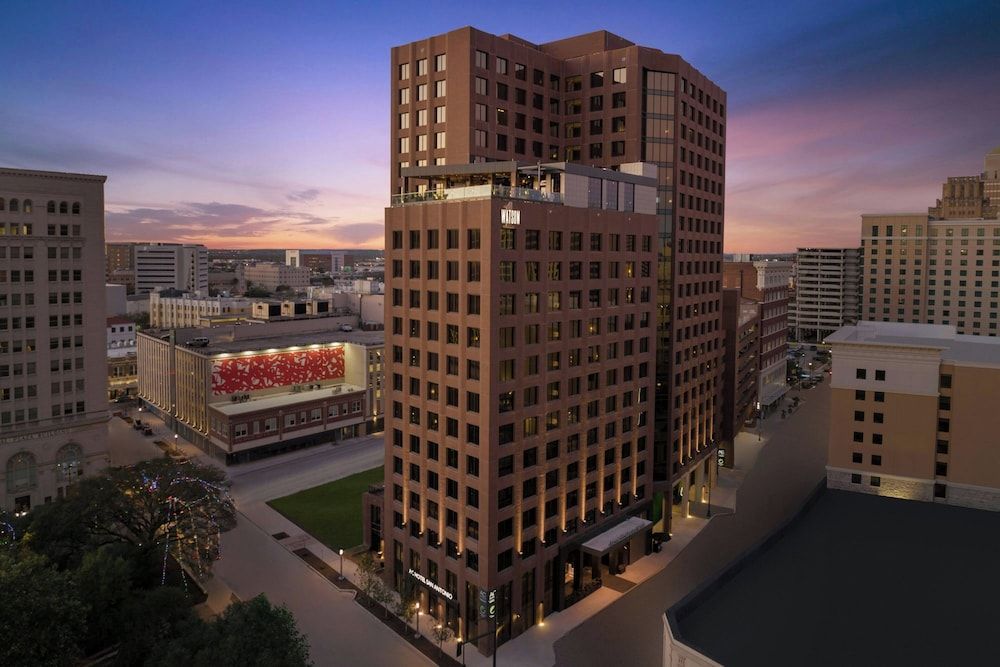 AC Hotel by Marriott San Antonio Riverwalk 1