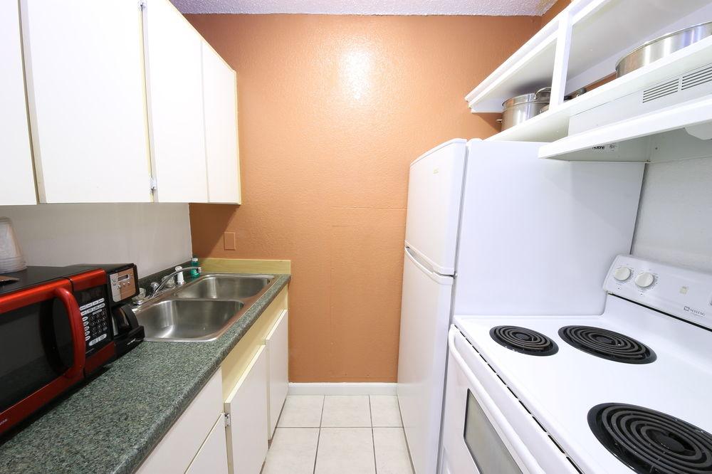 Hyde Park Hotel 2