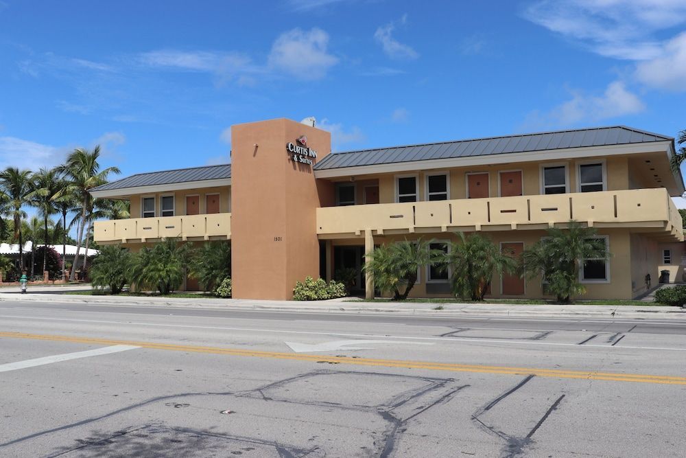 Curtis Inn & Suites 1