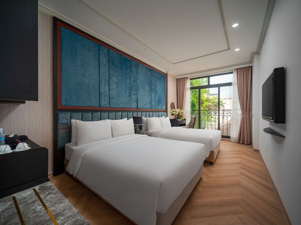 Calile Hotel - Hanoi Train Street 1