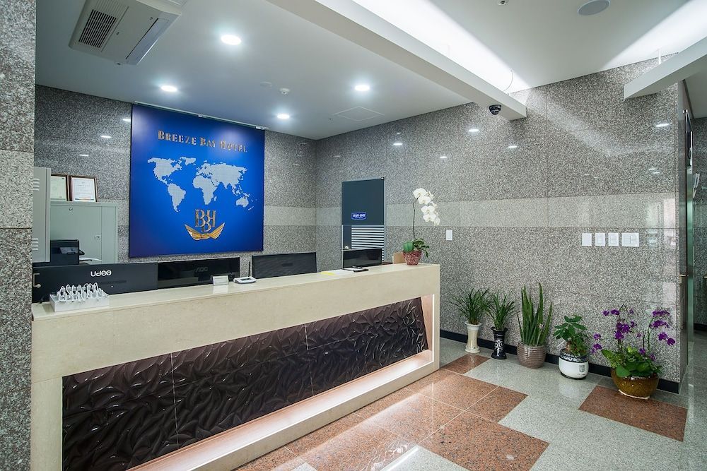 Breeze Bay Hotel 2