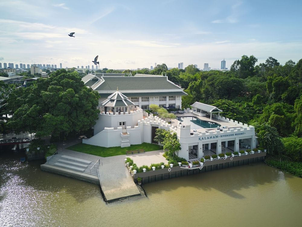 Kalanan Riverside Resort 1