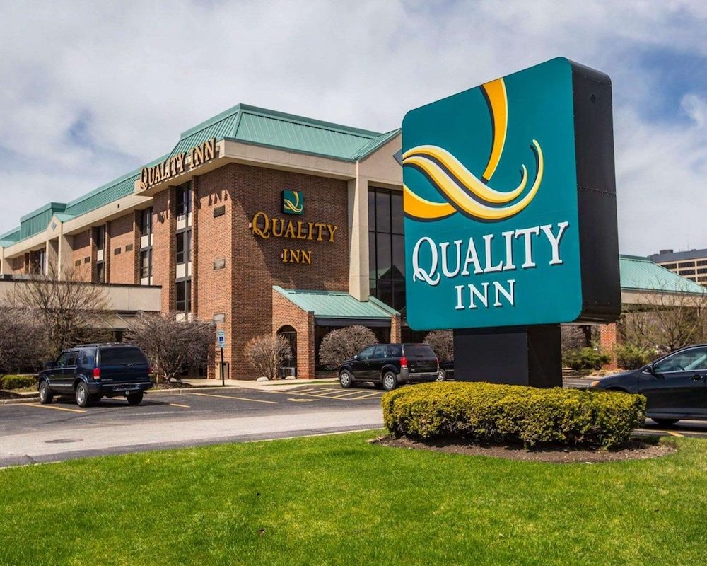 Quality Inn Schaumburg - Chicago near the Mall 1