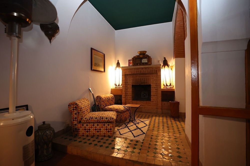 Riad O LY 1