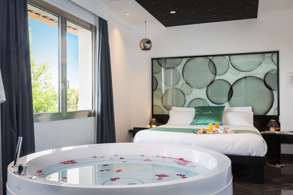 JC Hotel 1