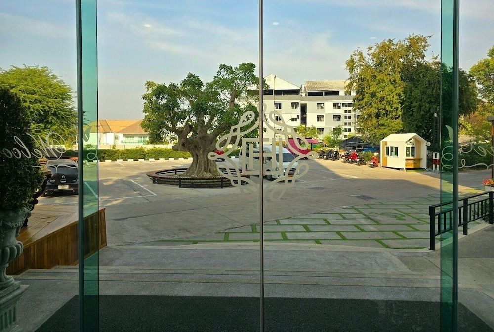 LHC HOTEL AND RESORT 2