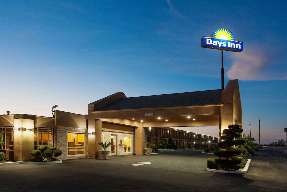 Days Inn by Wyndham Chowchilla Gateway to Yosemite 1