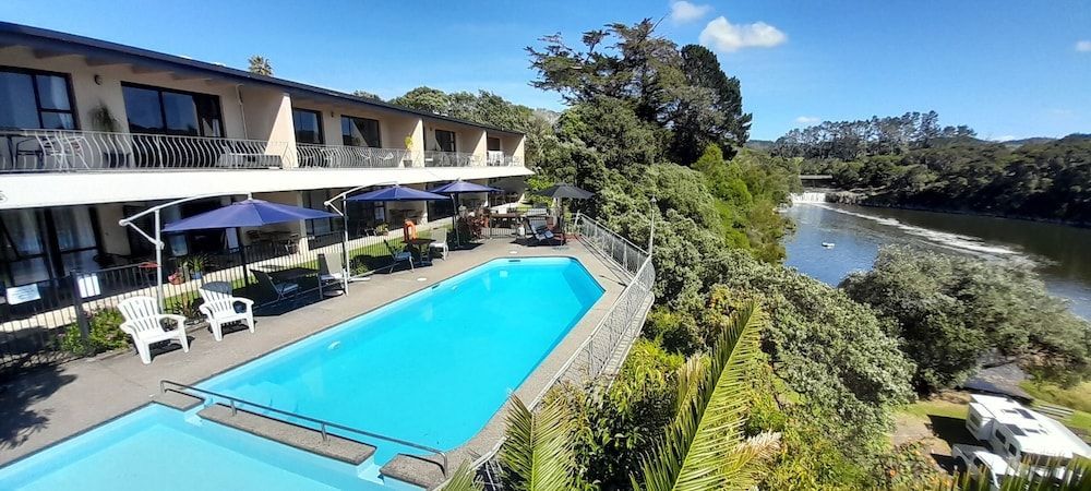 Waterfalls Estate - Motel & Campground 1