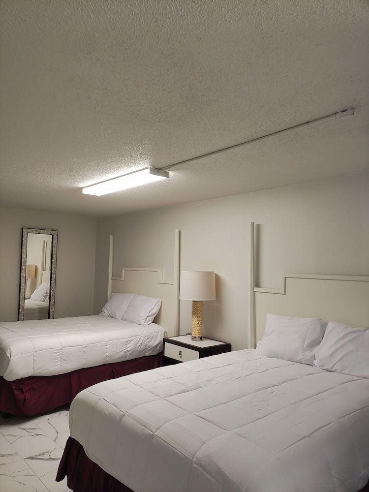 Super Inn Motel 1