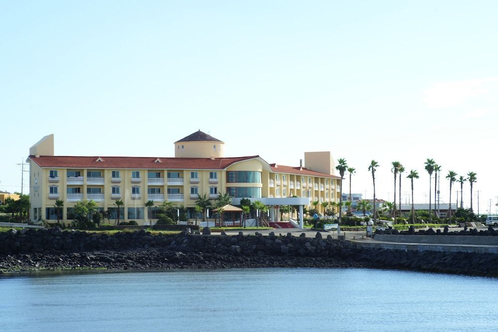 Mega Resort 1